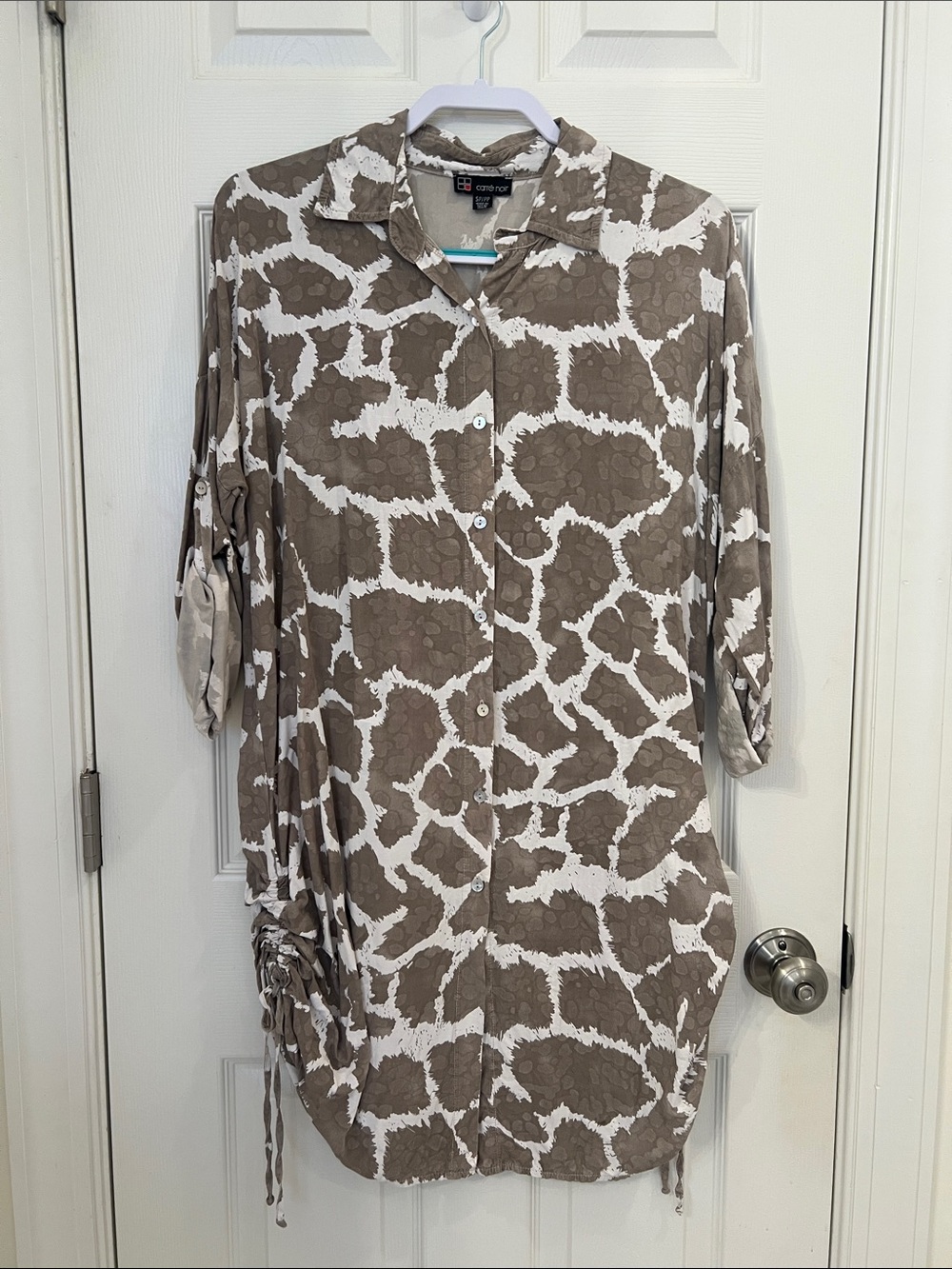 Button-Front Taupe & White Patterned Tunic Shirt dress